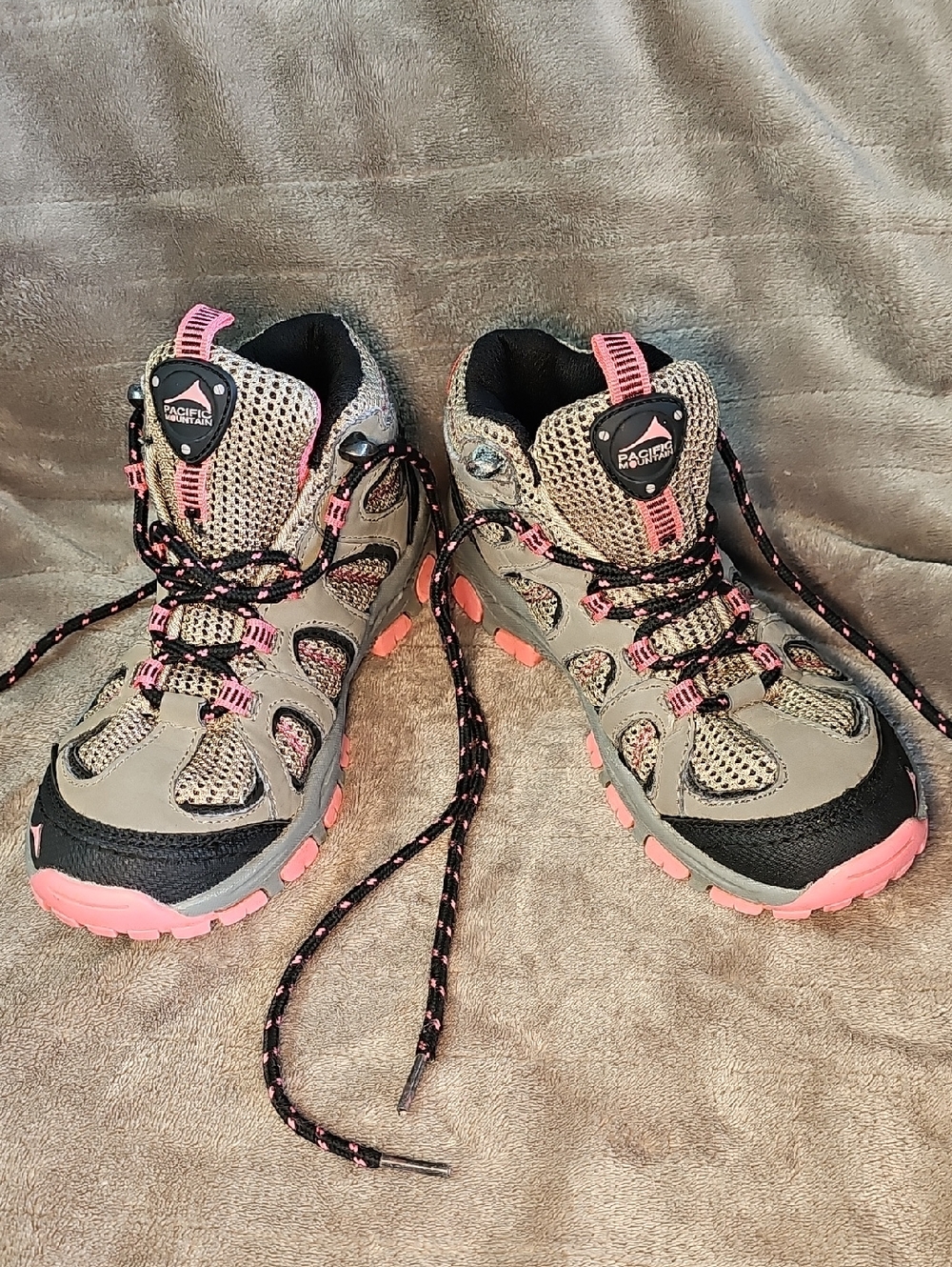 Kids Cedar Pacific Mountain Gray Pink Trail Boots Outdoor Footwear J36